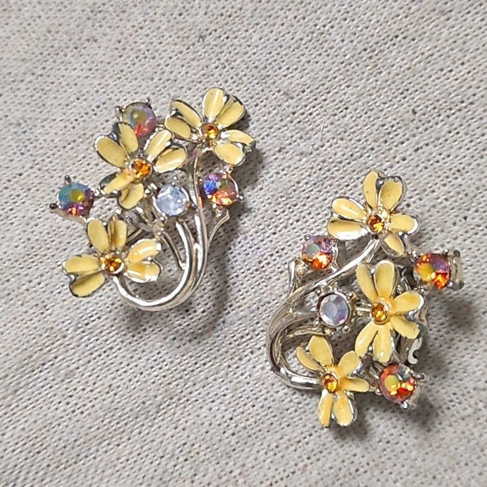 Vintage MCM 60's Coro Yellow Enamel Rhinestone Flower Clip-on Earrings
